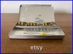 12 Aiguilles Anciennes Seringue Médicale Métal Boîte Alu Vintage C344