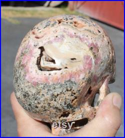 5.25 RHODOCHROSITE CRYSTAL SKULL 4 Géode en cristal botryoïdal rose Vugs Pierre de roche sculptée à la main avec boules oculaires en quartz rose