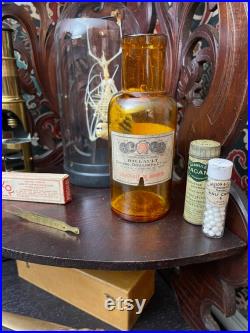Ancien flacon ambré d'apothicaire par Billault and Cie, circa 1900 Cabinet de curiosités, médicament vintage, médecine Belle Epoque