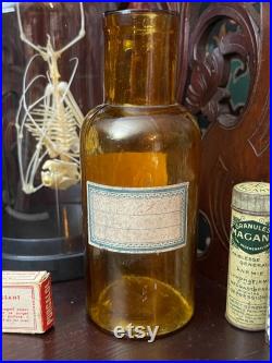 Ancien flacon ambré d'apothicaire par Billault and Cie, circa 1900 Cabinet de curiosités, médicament vintage, médecine Belle Epoque