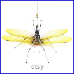 Bug Art Cadeau de fête des mères pour maman Libellule encadrée Cyberpunk Insecte Circuit Imprimé Recyclé Geek Cadeau Home Decor Flying Bug Par Electrickery