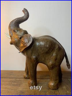 Éléphant en cuir vintage