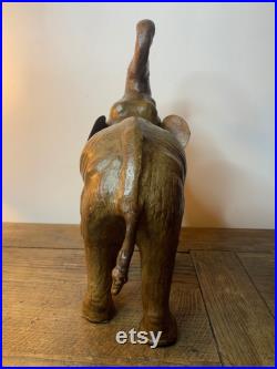 Éléphant en cuir vintage