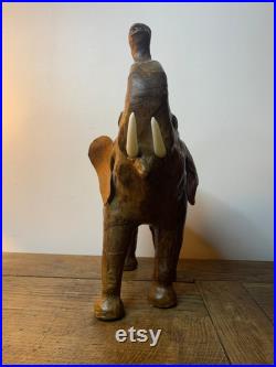 Éléphant en cuir vintage