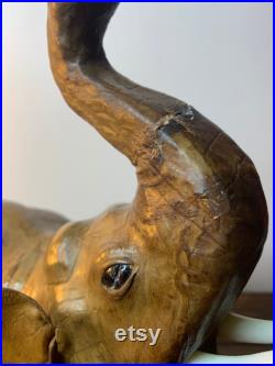 Éléphant en cuir vintage