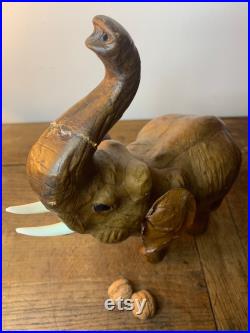 Éléphant en cuir vintage