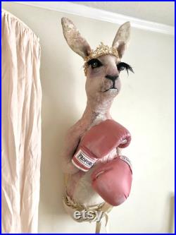 FAIT sur commande rose kangourou de boxe Taxidermie faux Rose art de filles gants de boxe tiare Australie art mural décor de crèche
