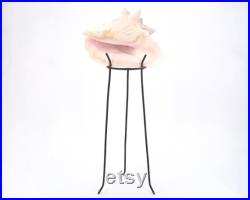 Grand coquillage naturel sur socle tripode en métal, années 50 cabinet de curiosités, vintage, décoration d'intérieur, salle de bain