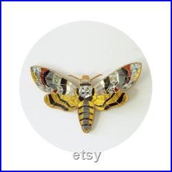 Insecte décoration Sphinx tête de mort papillon Acherontia atropos en verre et bois micro mosaïque jaune gris noir