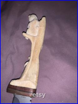 Jolie couteau fait à la main sculpter dans une corne d origlal véritable