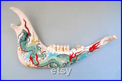 Mâchoire inférieure de taureau Highland cattle peinte à la main avec motif tatouage dragon asiatique