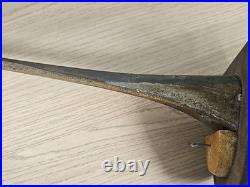 Pointe d'espadon naturalisée vintage sur plaque bois, taxidermie ancien déco