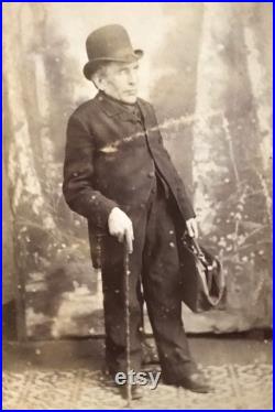 Rare Antique Victorian Carte De Visite CDV Photo d'un Gentleman atteint du syndrome de Toulouse-Lautrec