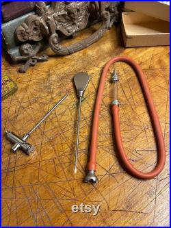 Rare Trocart pneumatique allemand KaWe complet et boîte Instrument médical vintage de collection Aspirateur Dr Potain Dr Dieulafoy Hirudo