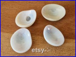 Rare lot de 50 prothèses oculaires anciennes Dans son coffret d'origine Couleurs bleues et vertes Rare lot de 50 prothèses oculaires anciennes Dans son coffret d'origine Couleurs bleues et vertes