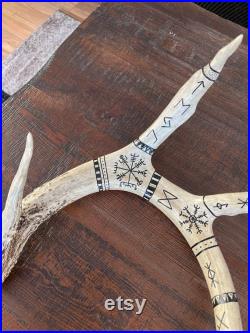 Runes nordiques gravées Real Full Deer Antler Vegv sir et Helm of Awe