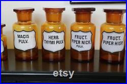 Serie de 7 pots ou flacons en verre marron de pharmacie ou apothicaire