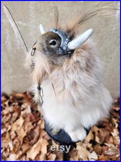 Taxidermie écureuil roux Viking barbu