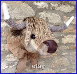 Tête de vache de chute main fait à la main la taxidermie normale et beige à carreaux en tissu en tweed trophée monté animal