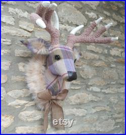 Tweed tête de cerf faux taxidermie lavande, lilas et olive plaid à carreaux tissu fait à la main trophée de cerf mural