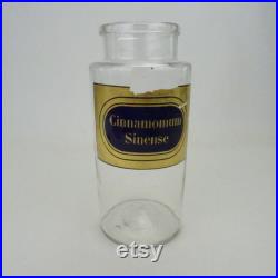 Vieux pot à pharmacie ou d'herboriste en verre soufflé Cabinet de curiosités cinnamomum sinense Collection décor verrerie de France Vieux pot à pharmacie ou d'herboriste en verre soufflé Cabinet de curiosités cinnamomum sinense Collection décor verrerie de France