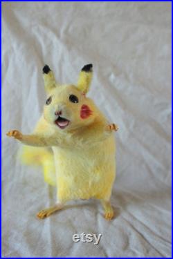 taxidermie MIGNON rat PIKA dessin animée japonais taxidermy rat PIKA curiosité