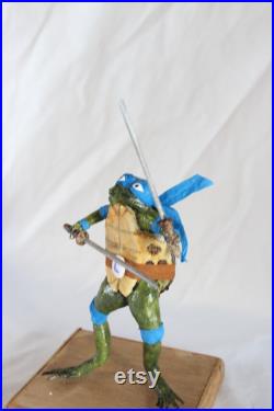 taxidermie grenouille ninja taxidermy frog bande dessinées collection Mutant cabinet de curiosité